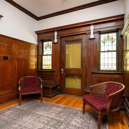 ウィニペグ No. 5 East Bed & Breakfast エクステリア 写真