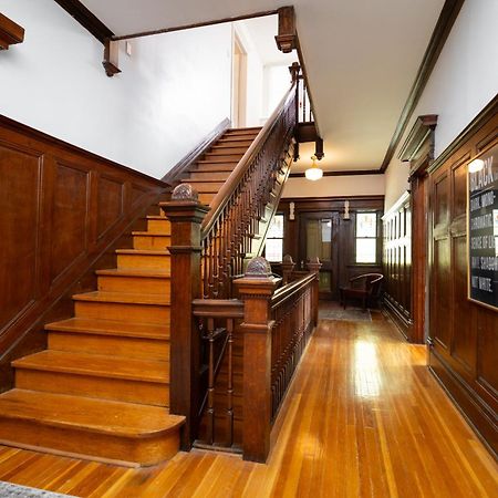 ウィニペグ No. 5 East Bed & Breakfast エクステリア 写真