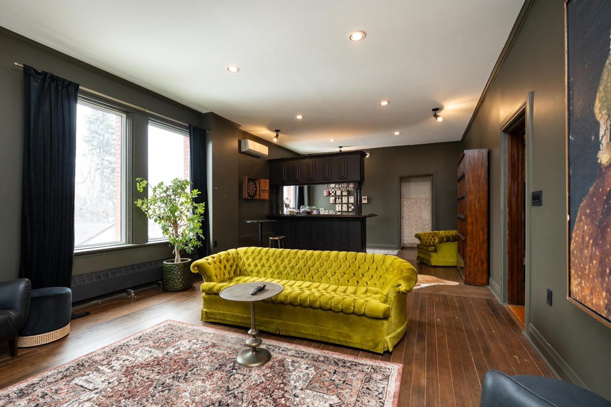 ウィニペグ No. 5 East Bed & Breakfast エクステリア 写真