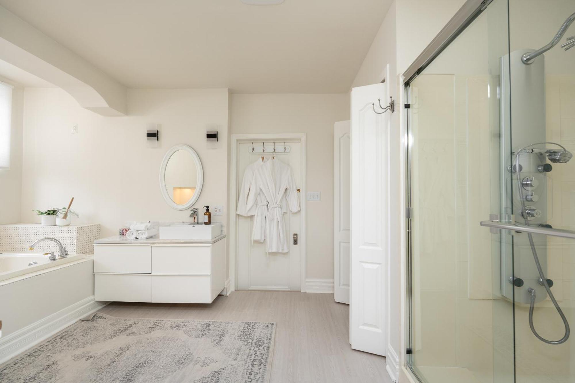 ウィニペグ No. 5 East Bed & Breakfast エクステリア 写真