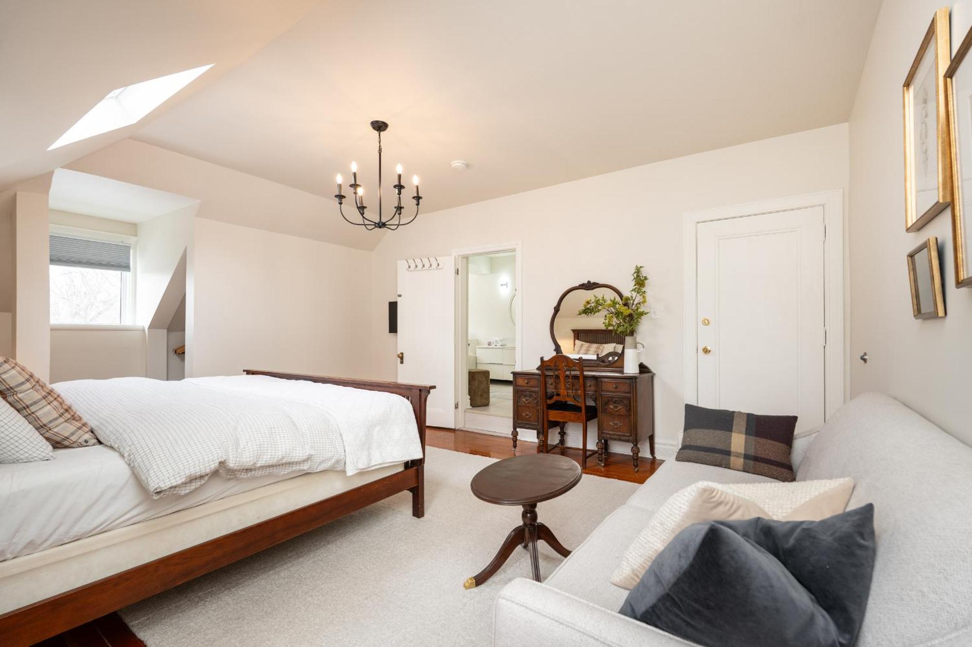 ウィニペグ No. 5 East Bed & Breakfast エクステリア 写真